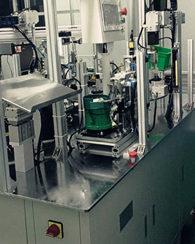 哪些因素會引起全自動送料鉚接機(jī)磨損？