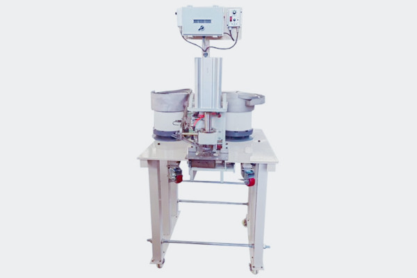 氣動鉚接機的類型、技術演進與市場格局